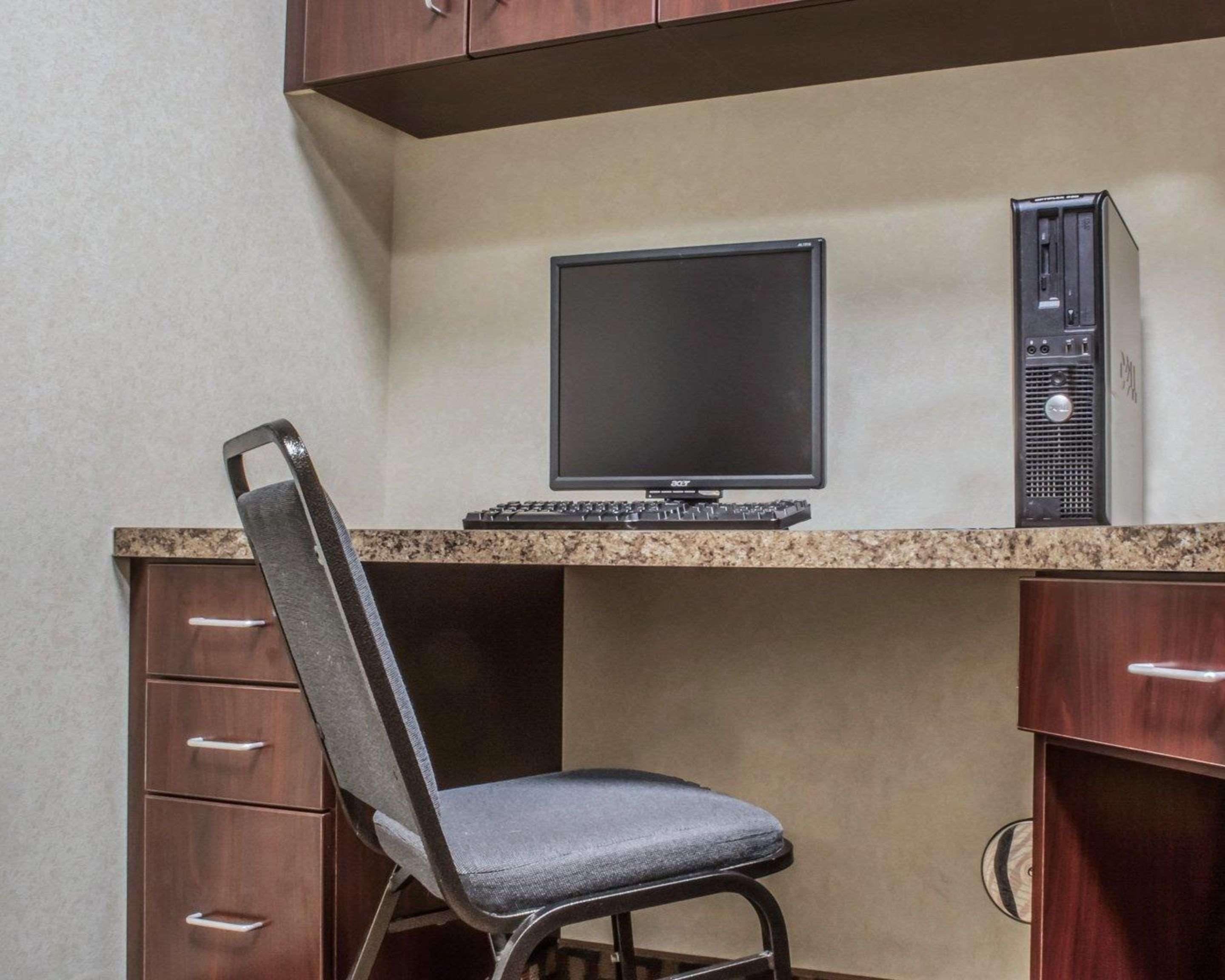 Comfort Inn & Suites Farmington - Victor Eksteriør billede