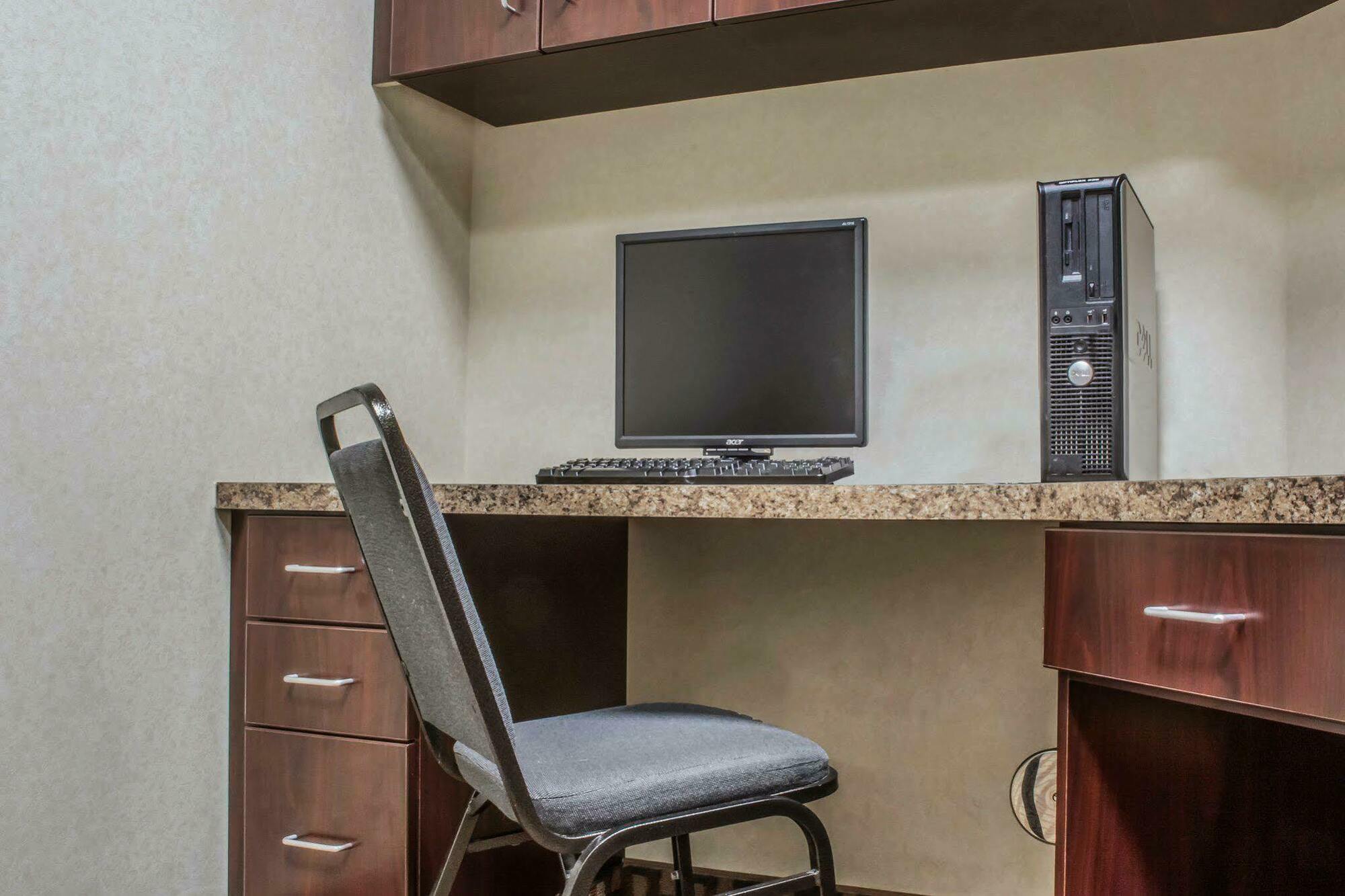 Comfort Inn & Suites Farmington - Victor Eksteriør billede